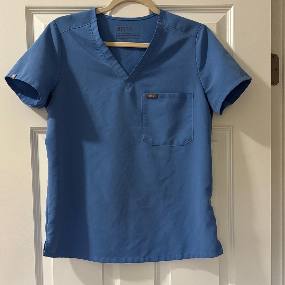 Figs Women’s Catarina size small scrub top